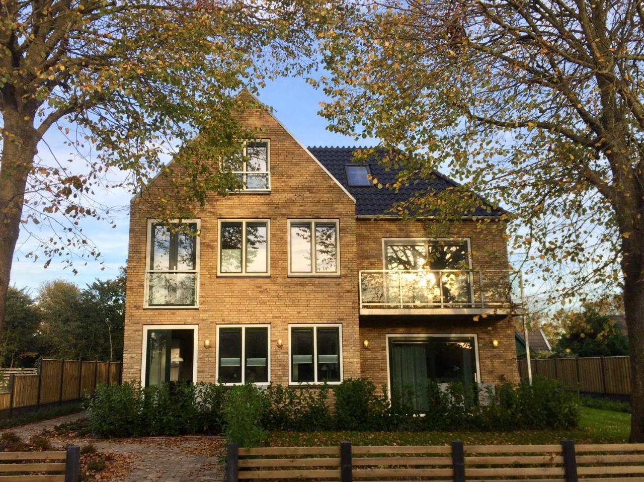 Hotel Graaf Bernstorff Schiermonnikoog Exterior photo