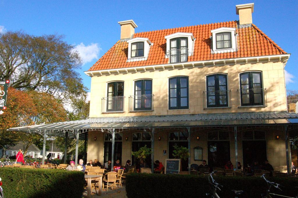 Hotel Graaf Bernstorff Schiermonnikoog Exterior photo